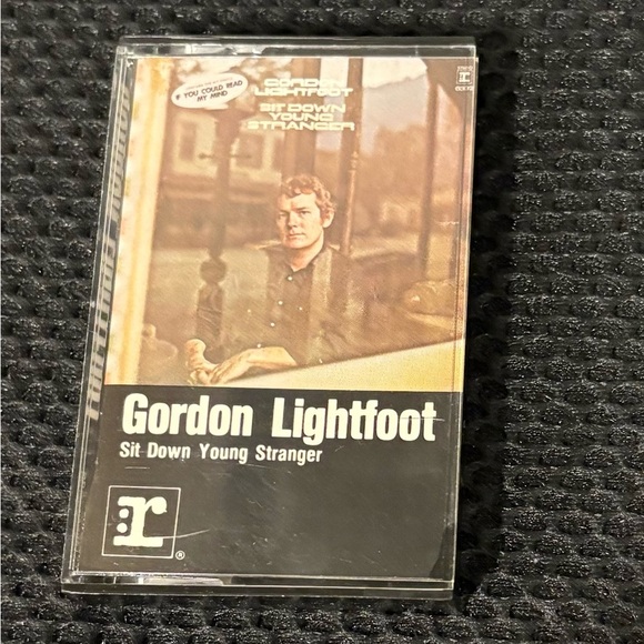 Gordon Lightfoot - "Sit Down Young Stranger" Cassette Tape - Picture 6 of 9